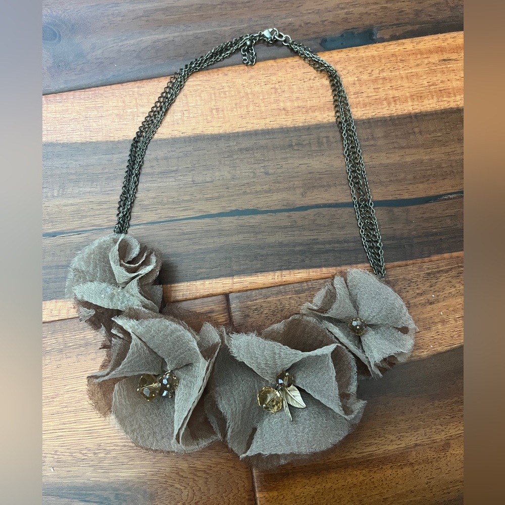 BRAND NEW! Elegant Brown & Taupe Floral Bohemian Glam Necklace